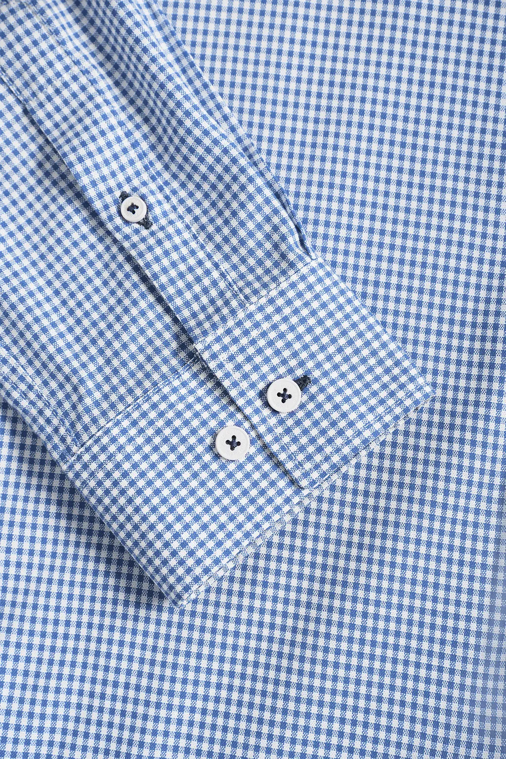 Camisa azul celeste a cuadros vichy con detalle bordado