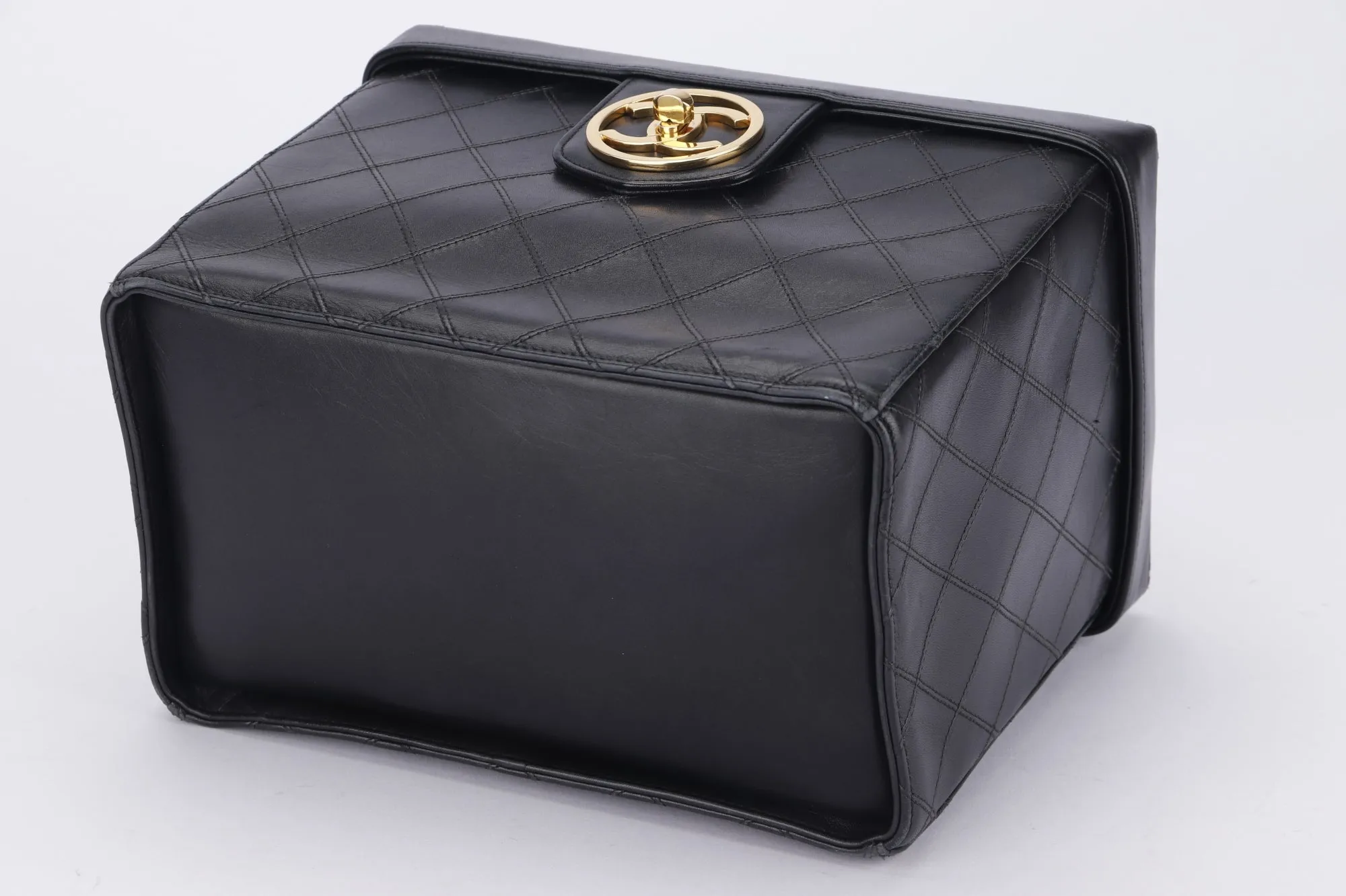 Chanel Vintage Vanity Case (259xxxx) Black Quilted Lambskin, Gold Hardware, with Strap & Card, no Dust Cover