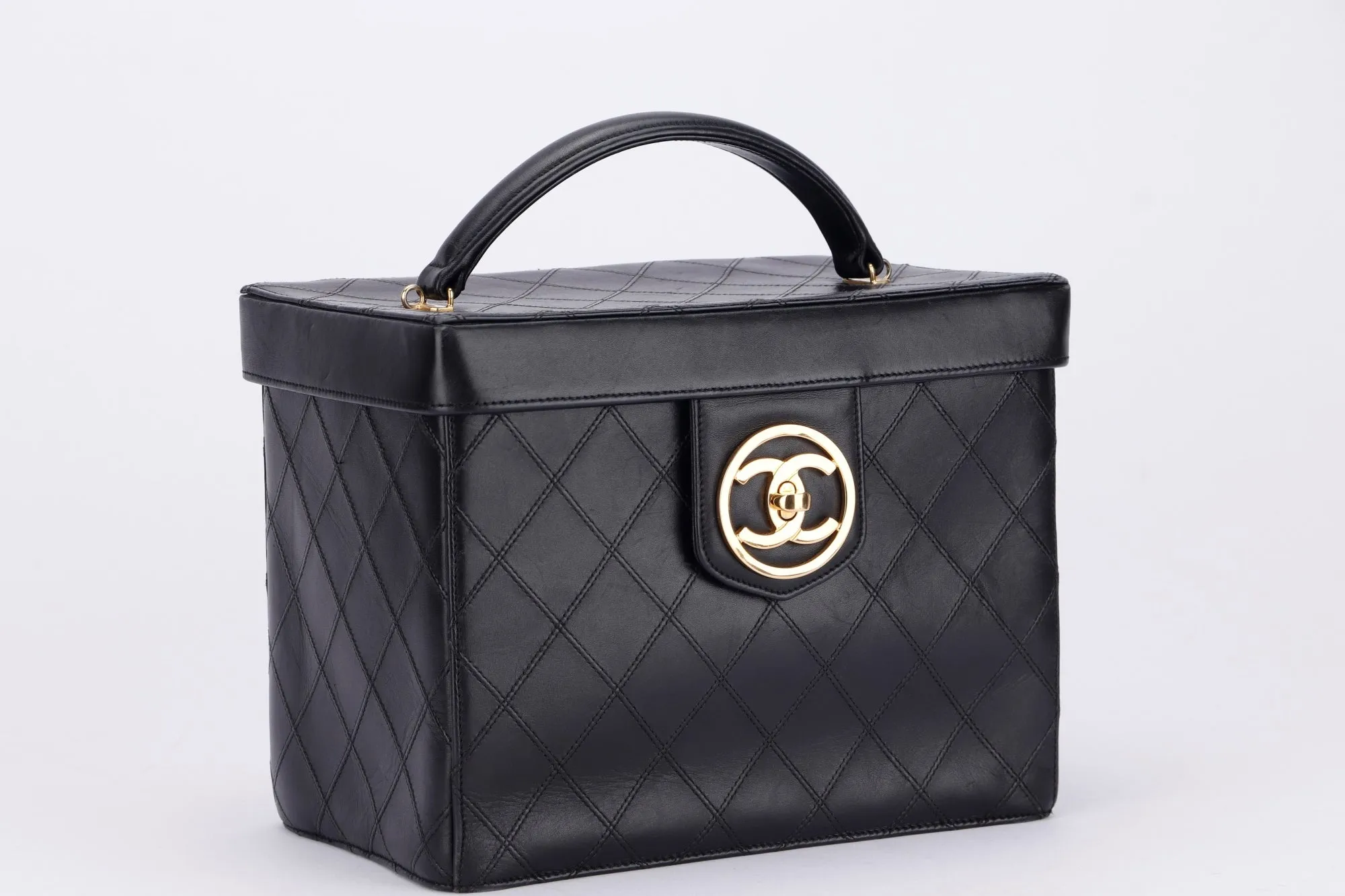 Chanel Vintage Vanity Case (259xxxx) Black Quilted Lambskin, Gold Hardware, with Strap & Card, no Dust Cover