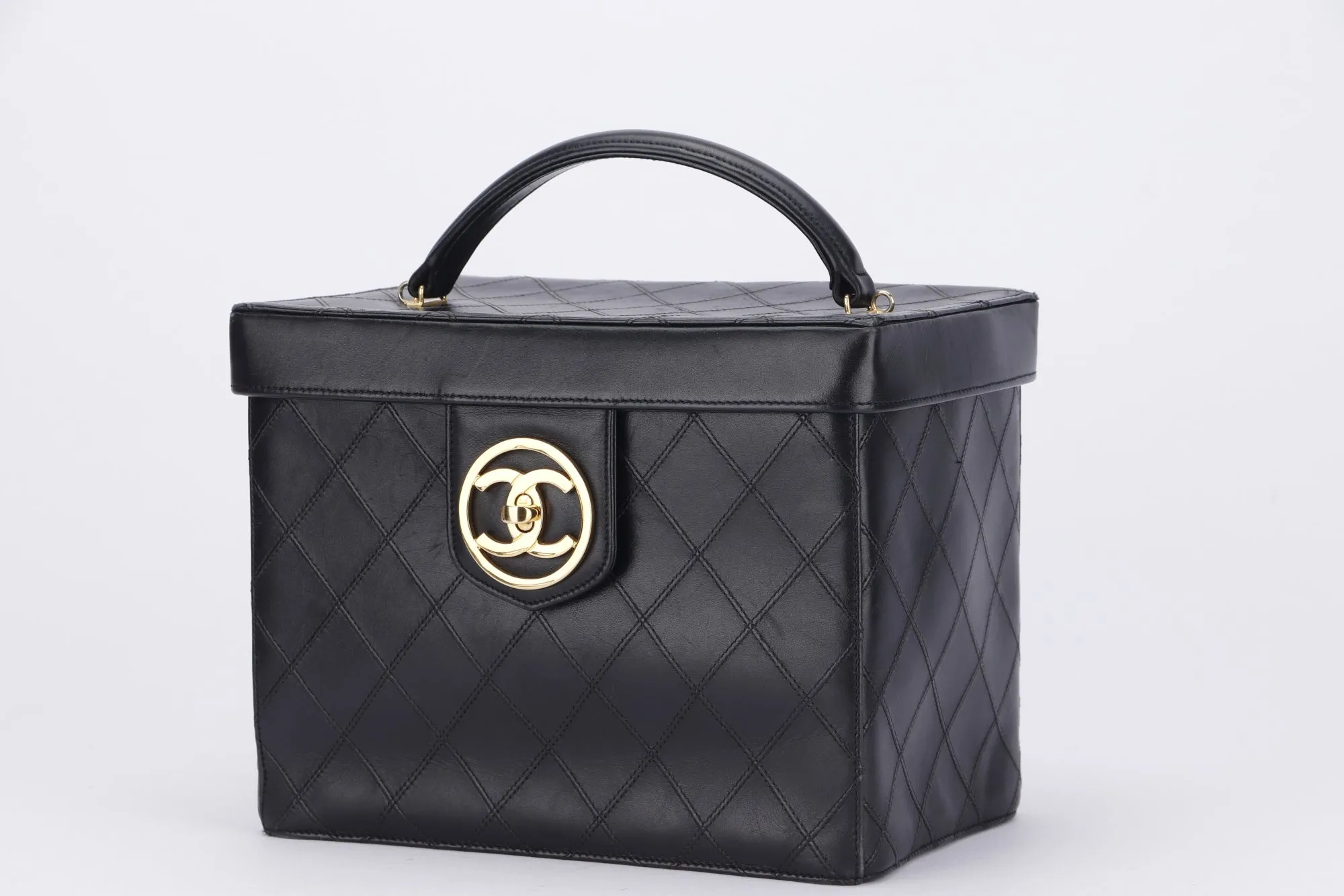 Chanel Vintage Vanity Case (259xxxx) Black Quilted Lambskin, Gold Hardware, with Strap & Card, no Dust Cover